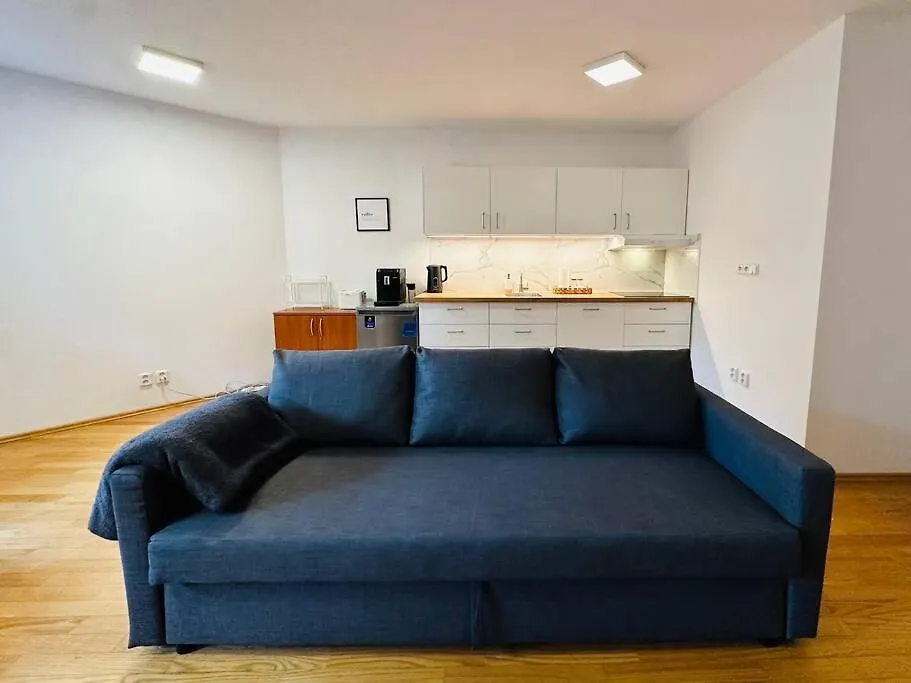 Family-Friendly Prague 5 Stay Апартаменты